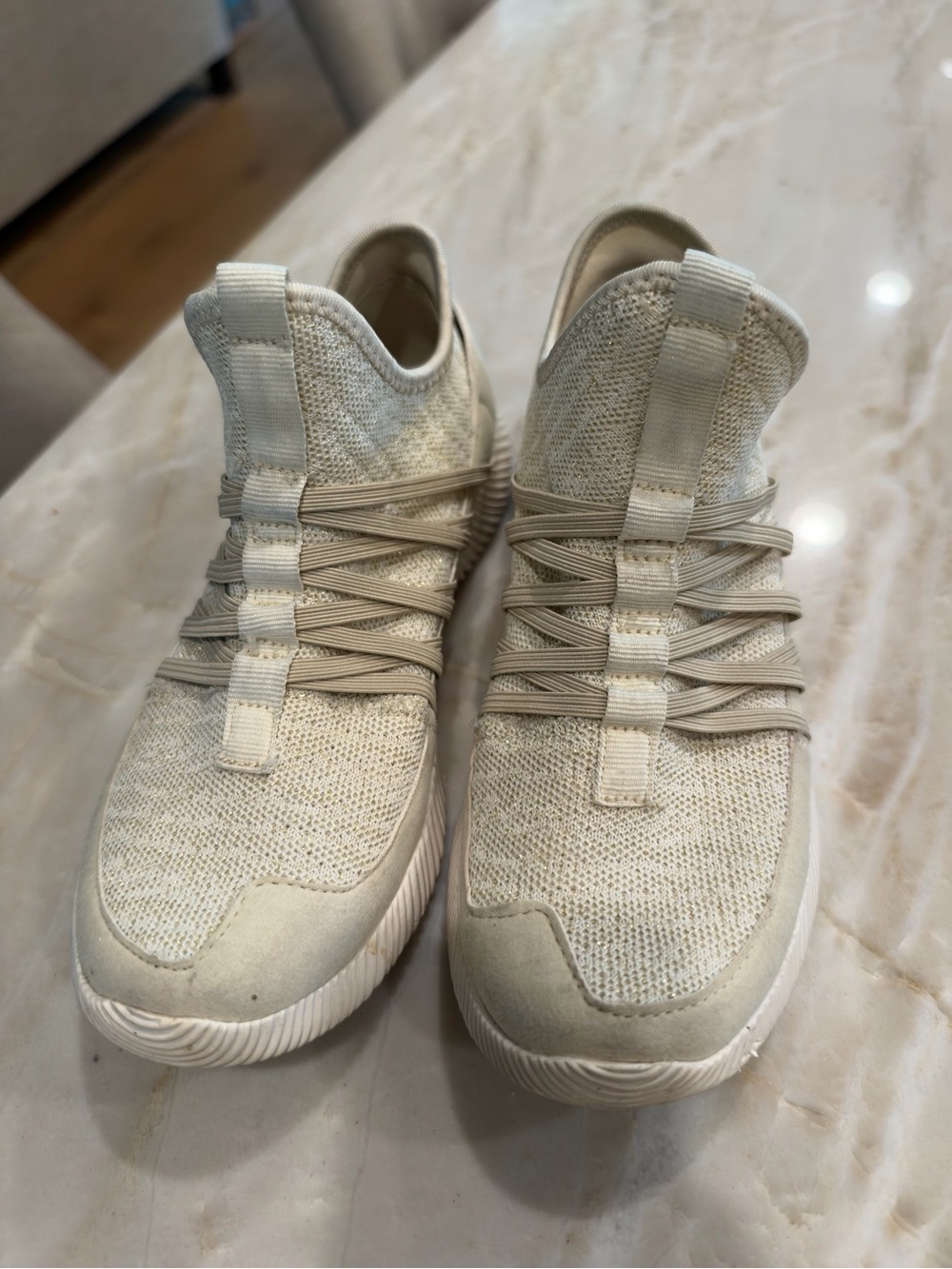 women’s Lightweight Knit Sneakers in Cream Cupid brand